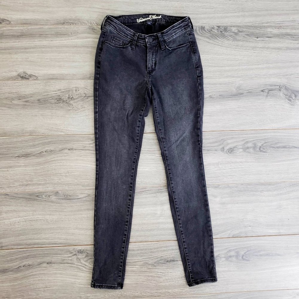 Universal Thread Curvy Skinny Jeans Black Size 26R